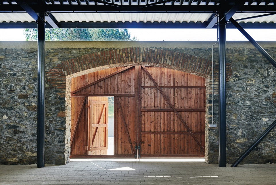 stodola 21 renovation czech by domyjinak architects12