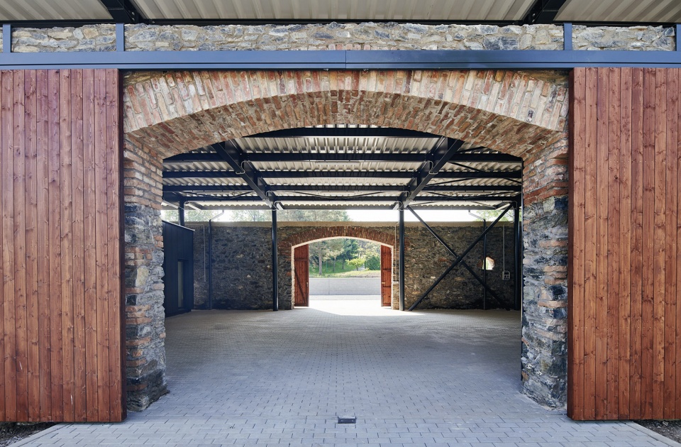 stodola 21 renovation czech by domyjinak architects13
