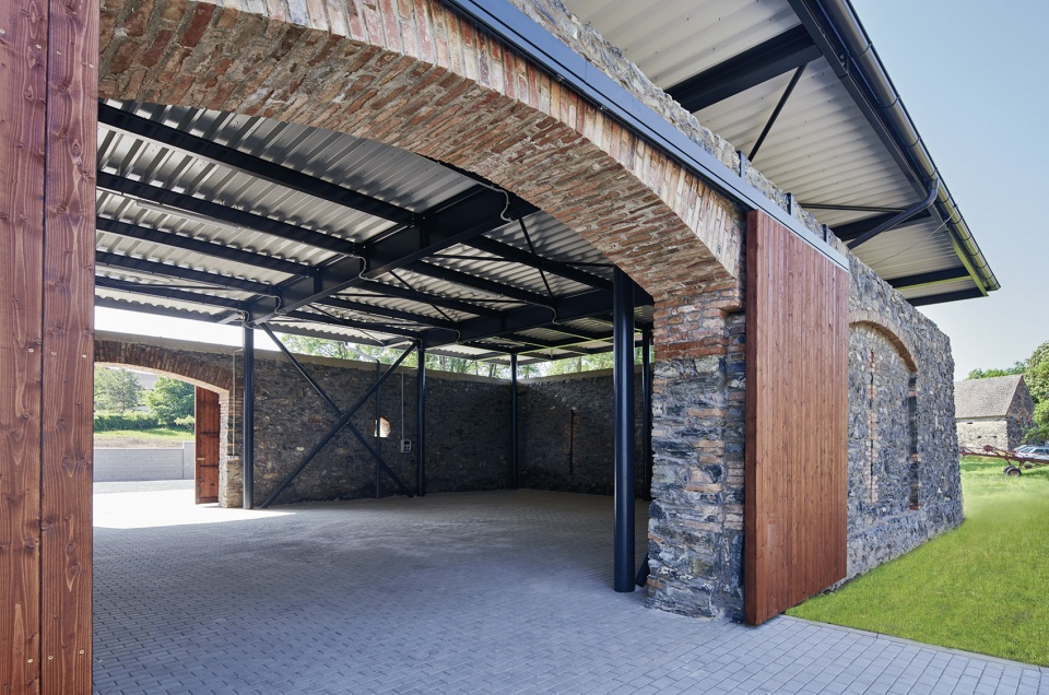 stodola 21 renovation czech by domyjinak architects14