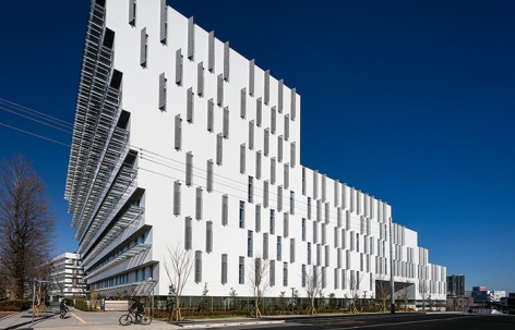 东洋大学赤羽台校区二期大楼，日本 / 隈研吾建筑都市设计事务所