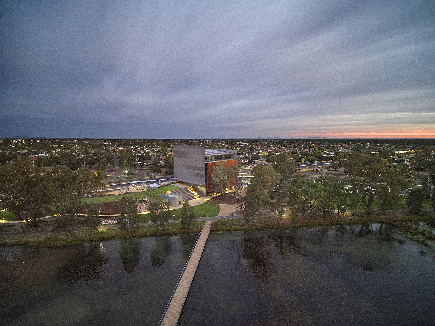 shepparton art museum by denton corker marshall
