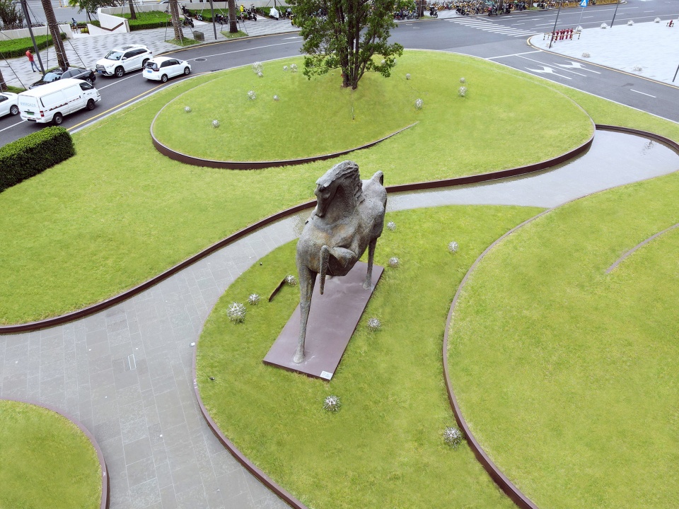south plaza of shum yip upperhills china by zds