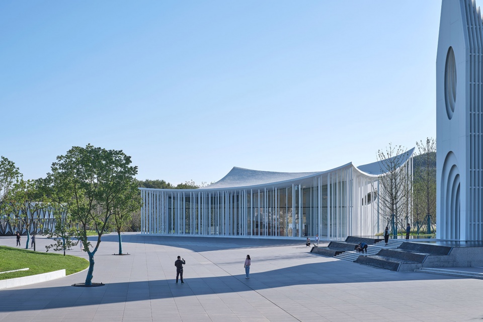 cang ma mountain flying carpet qingdao atour town parent kid centre china by gn architects
