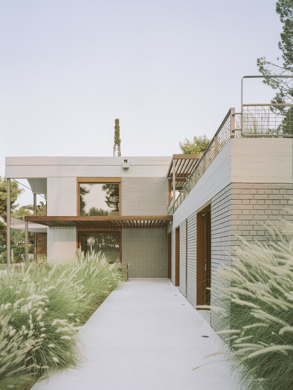st minas house by neiheiser argyros