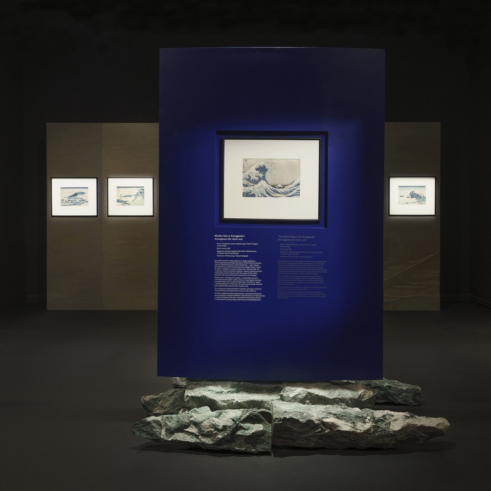 the exhibition hokusai passages by narchitektura
