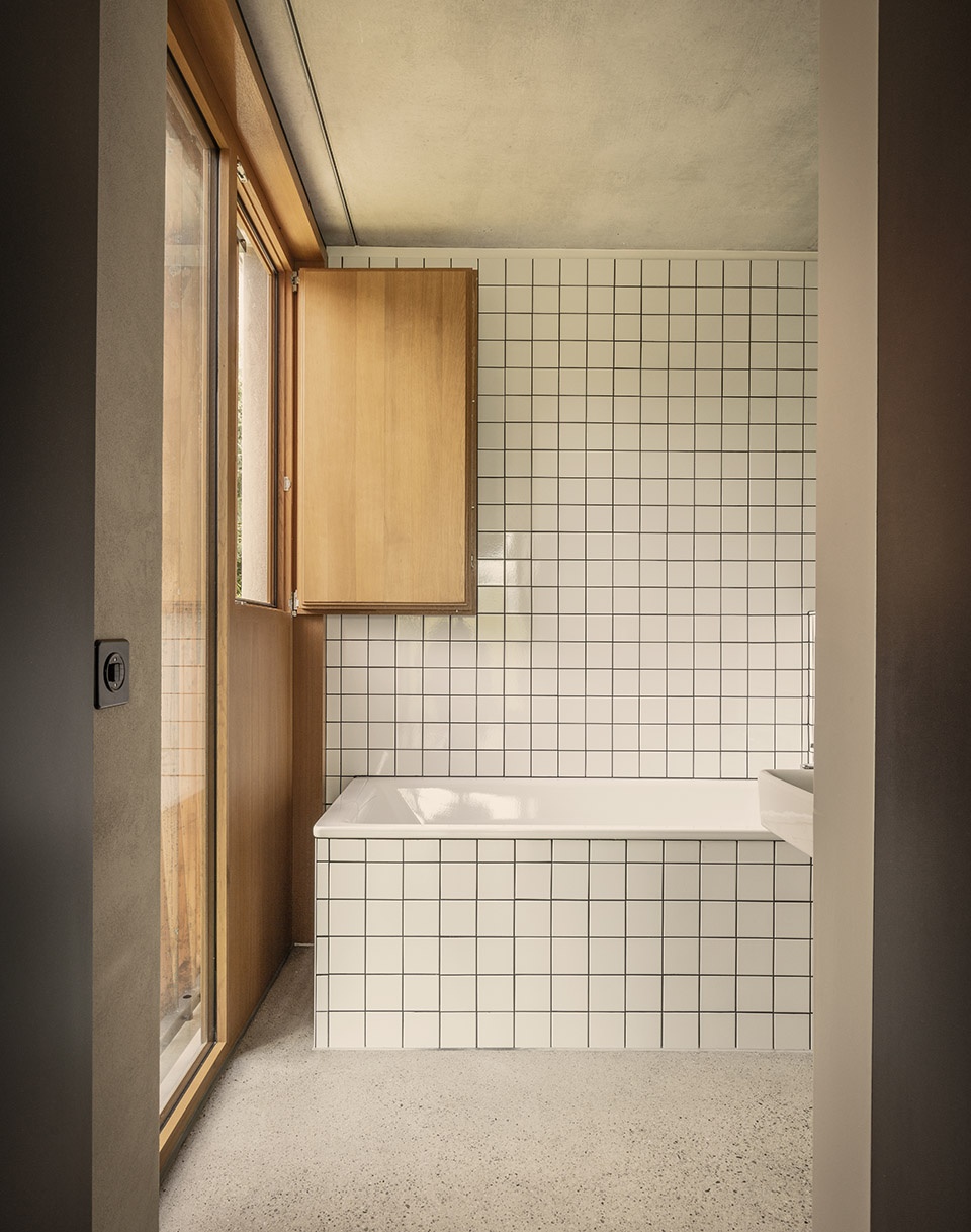 HMC P198 19 by Philippe Meyer Architecte