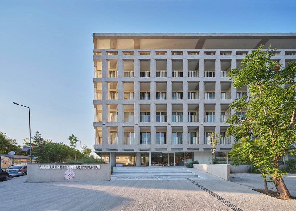 veterans house by yalin architectural design