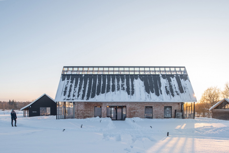 Farmers circle by do architects