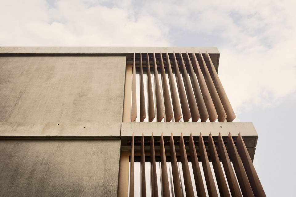 HMC P198 19 by Philippe Meyer Architecte