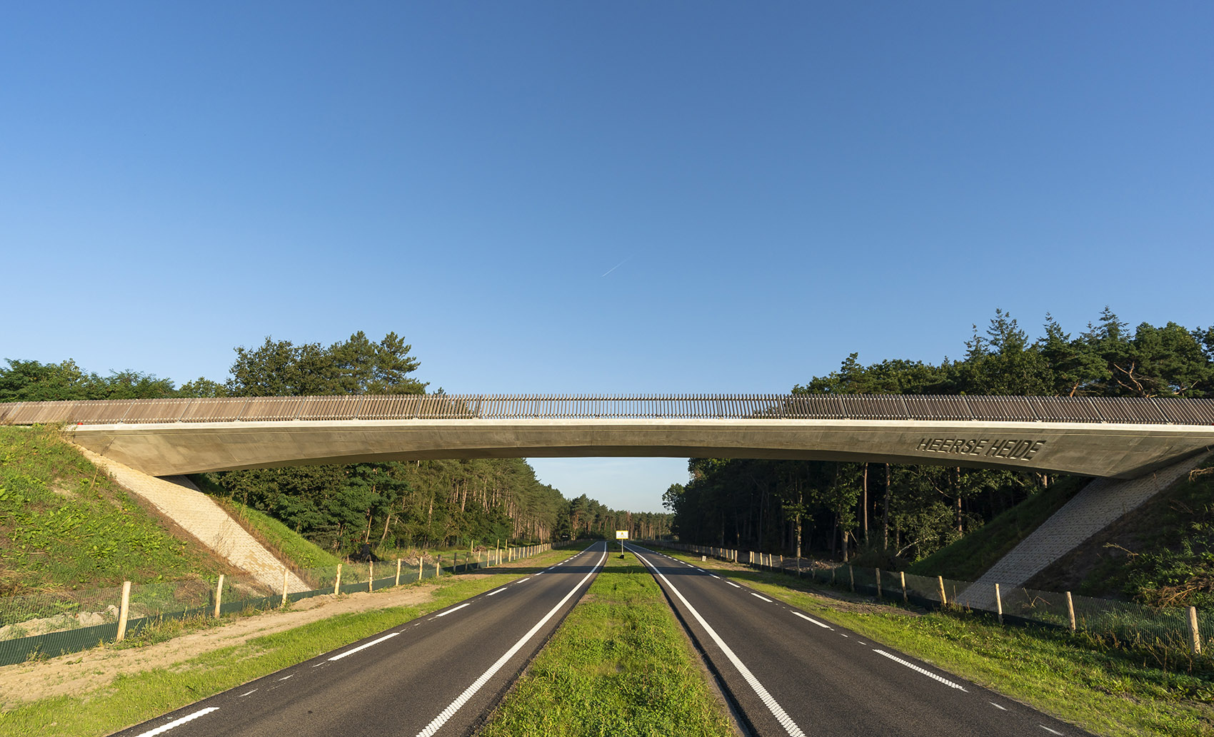 NIEUWE VERBINDING N69 by NEXT ARCHITECTS