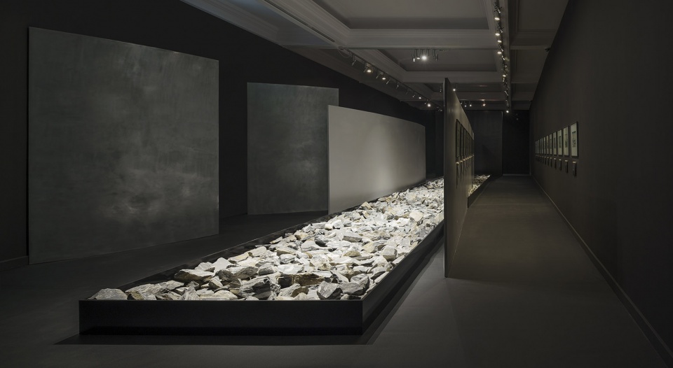 the exhibition hokusai passages by narchitektura
