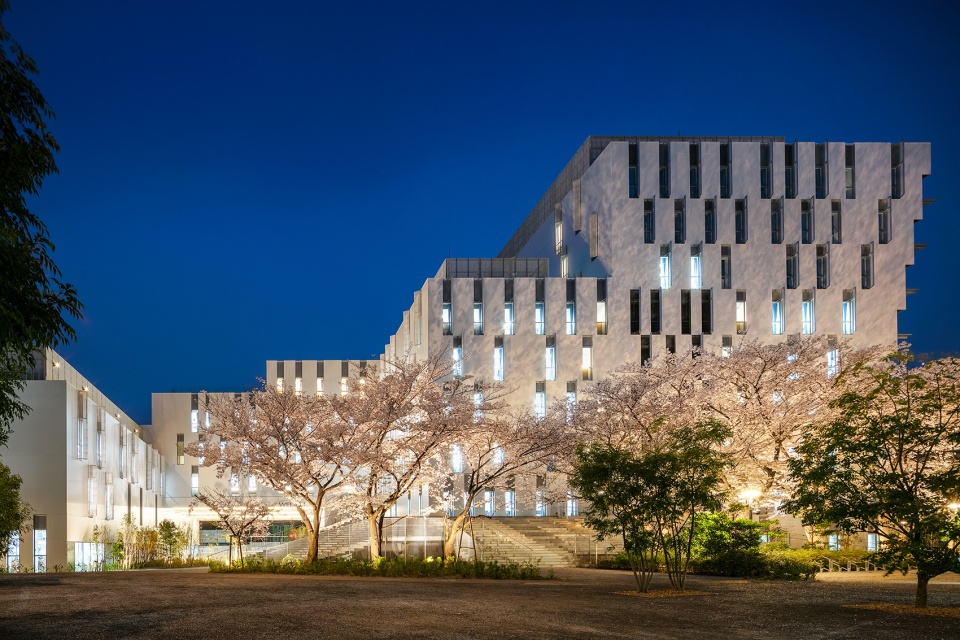 東洋大學赤羽臺校區二期大樓日本隈研吾建築都市設計事務所