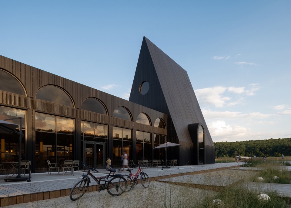 the hospitality center in the park kudykina gora by megabudka