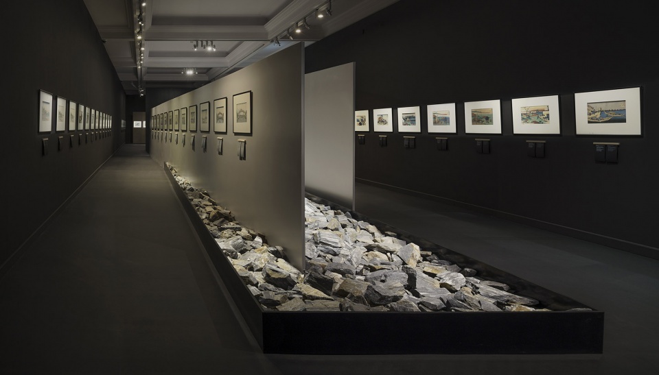 the exhibition hokusai passages by narchitektura