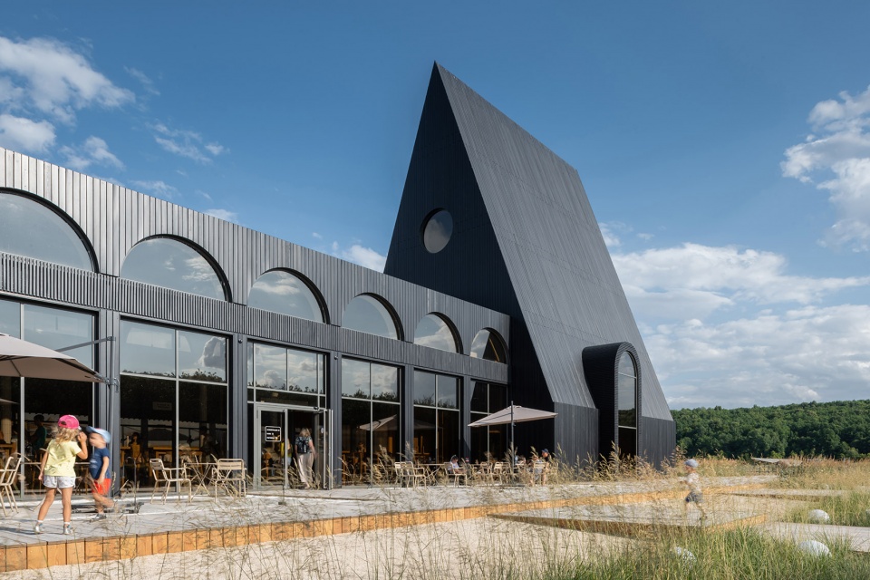 the hospitality center in the park kudykina gora by megabudka