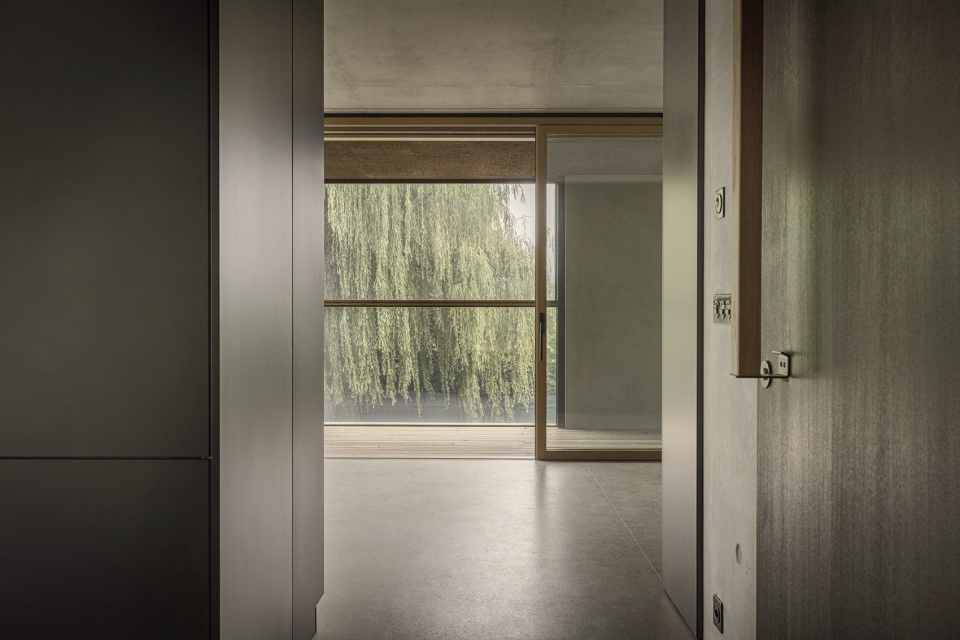 HMC P198 19 by Philippe Meyer Architecte