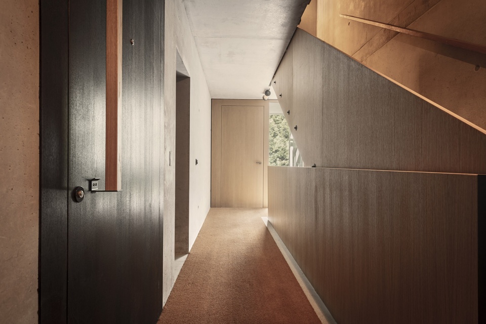 HMC P198 19 by Philippe Meyer Architecte