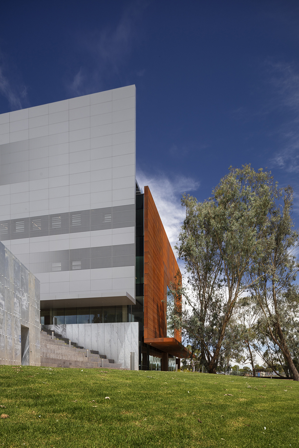 shepparton art museum by denton corker marshall