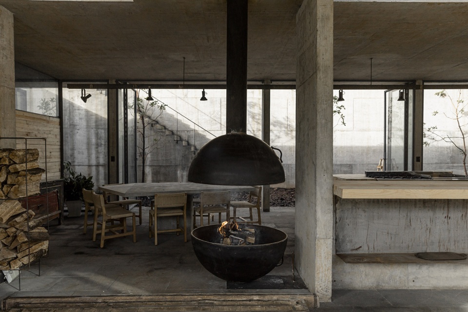 Avocado House by Francisco Pardo