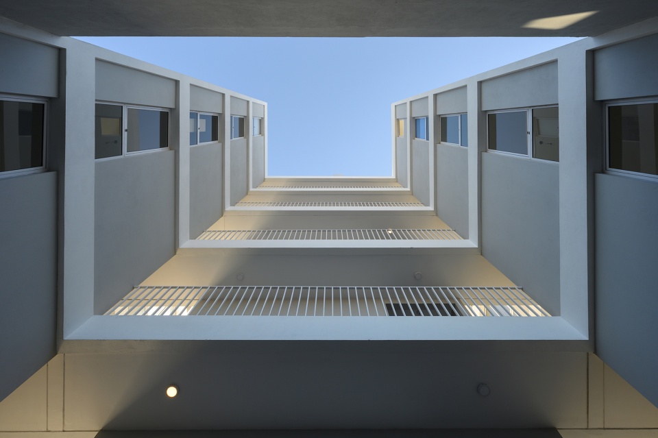ocantos 235 building by masarqs