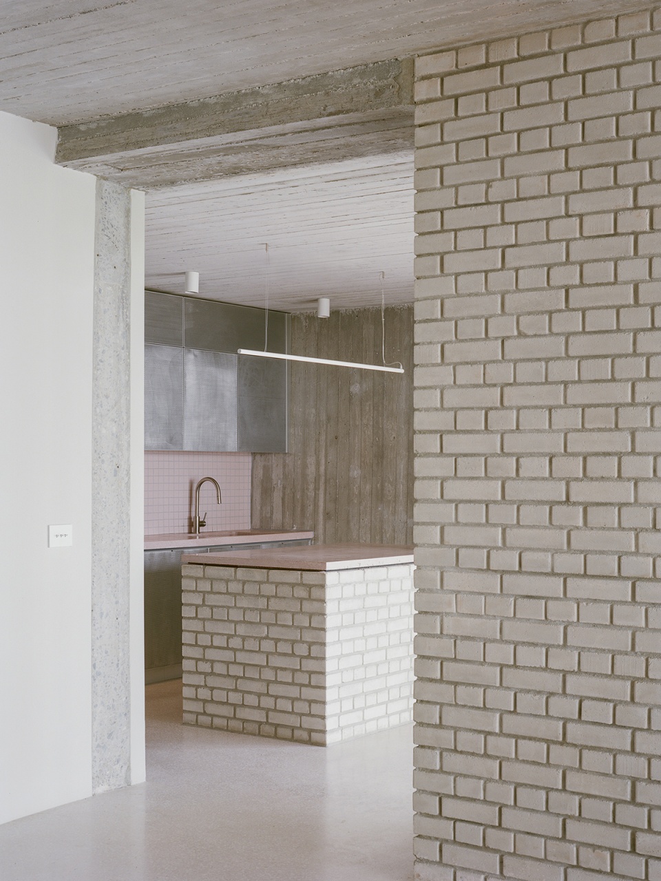 st minas house by neiheiser argyros