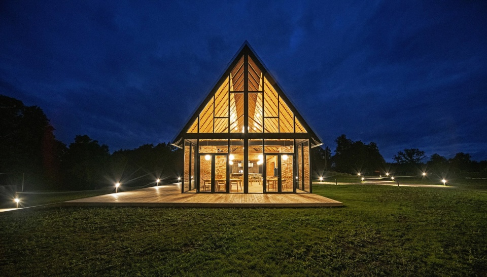 Farmers circle by do architects