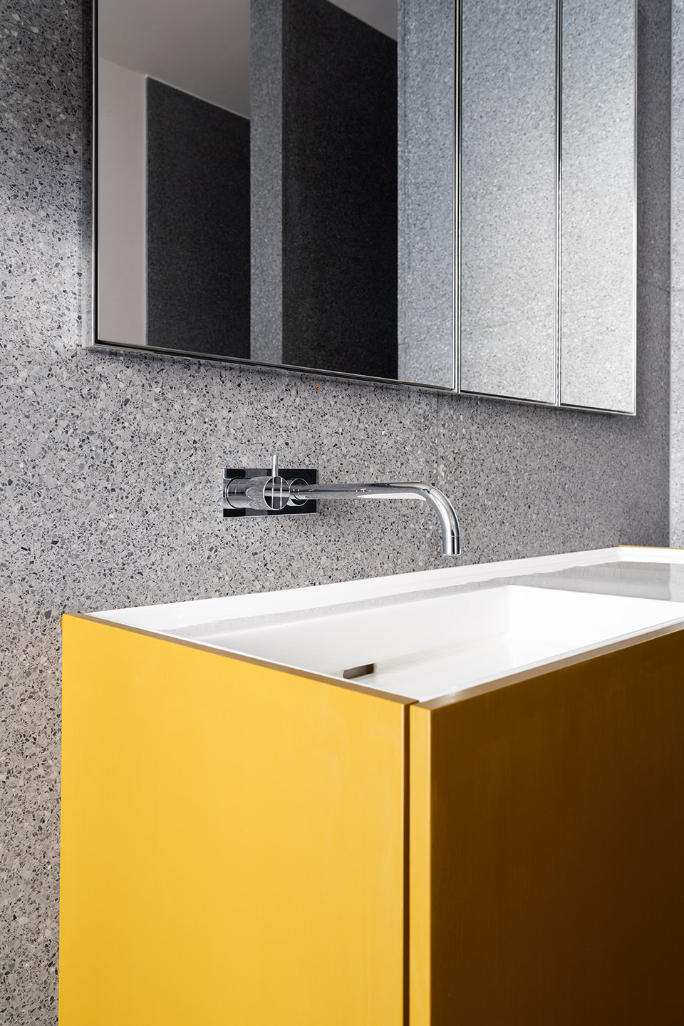 RHE42 by BATEK ARCHITEKTEN