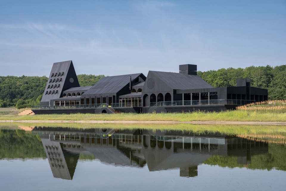 the hospitality center in the park kudykina gora by megabudka