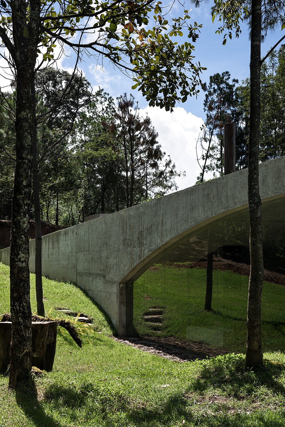 the hill in front the glen by hw studio