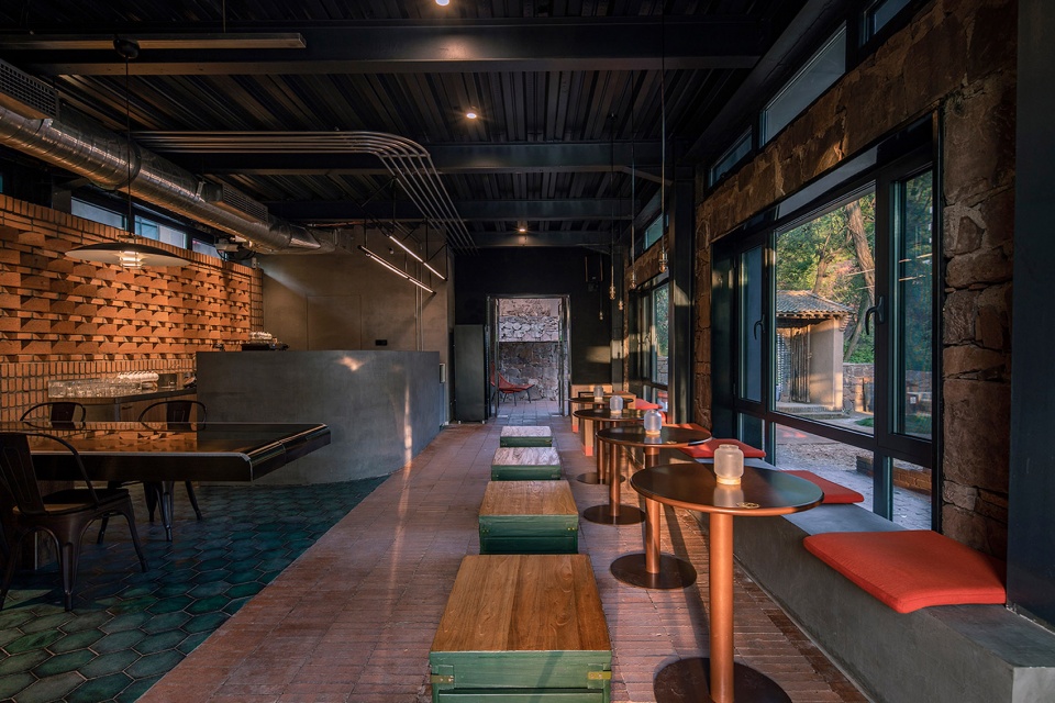 The Arsenal Cafe China by 3andwich Deisgn