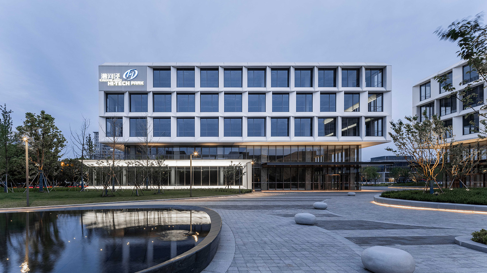 Caohejing Science and Technology Oasis Phase 4, China by gmp - 谷德设计网