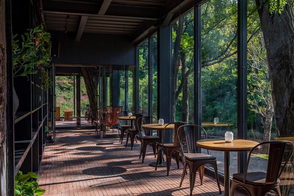 The Arsenal Cafe China by 3andwich Deisgn