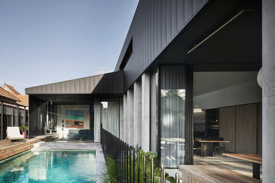 Colonnade House by Splinter Society Architecture