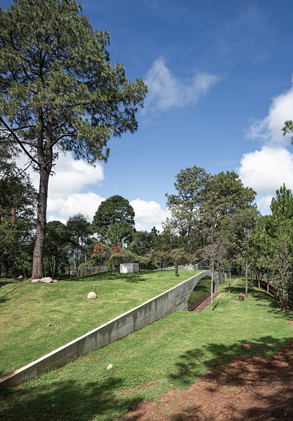 the hill in front the glen by hw studio
