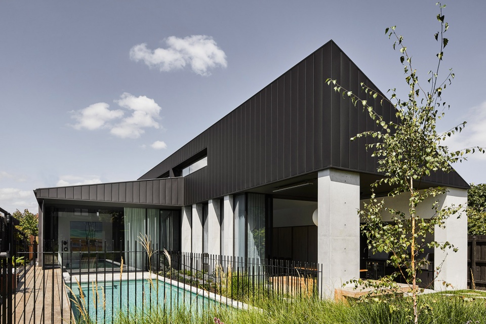Colonnade House by Splinter Society Architecture