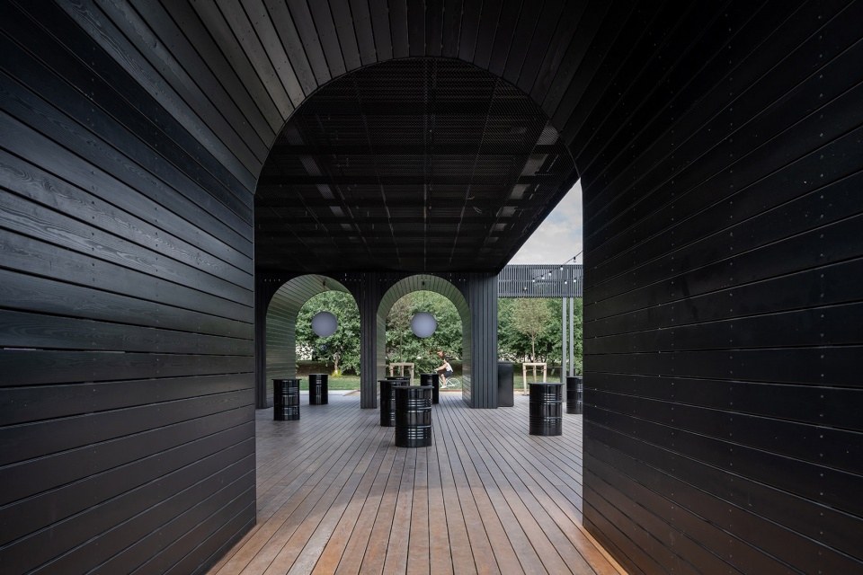 the hospitality center in the park kudykina gora by megabudka