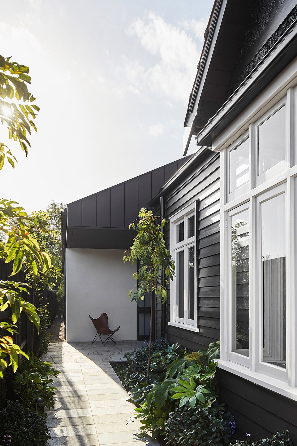 Colonnade House by Splinter Society Architecture