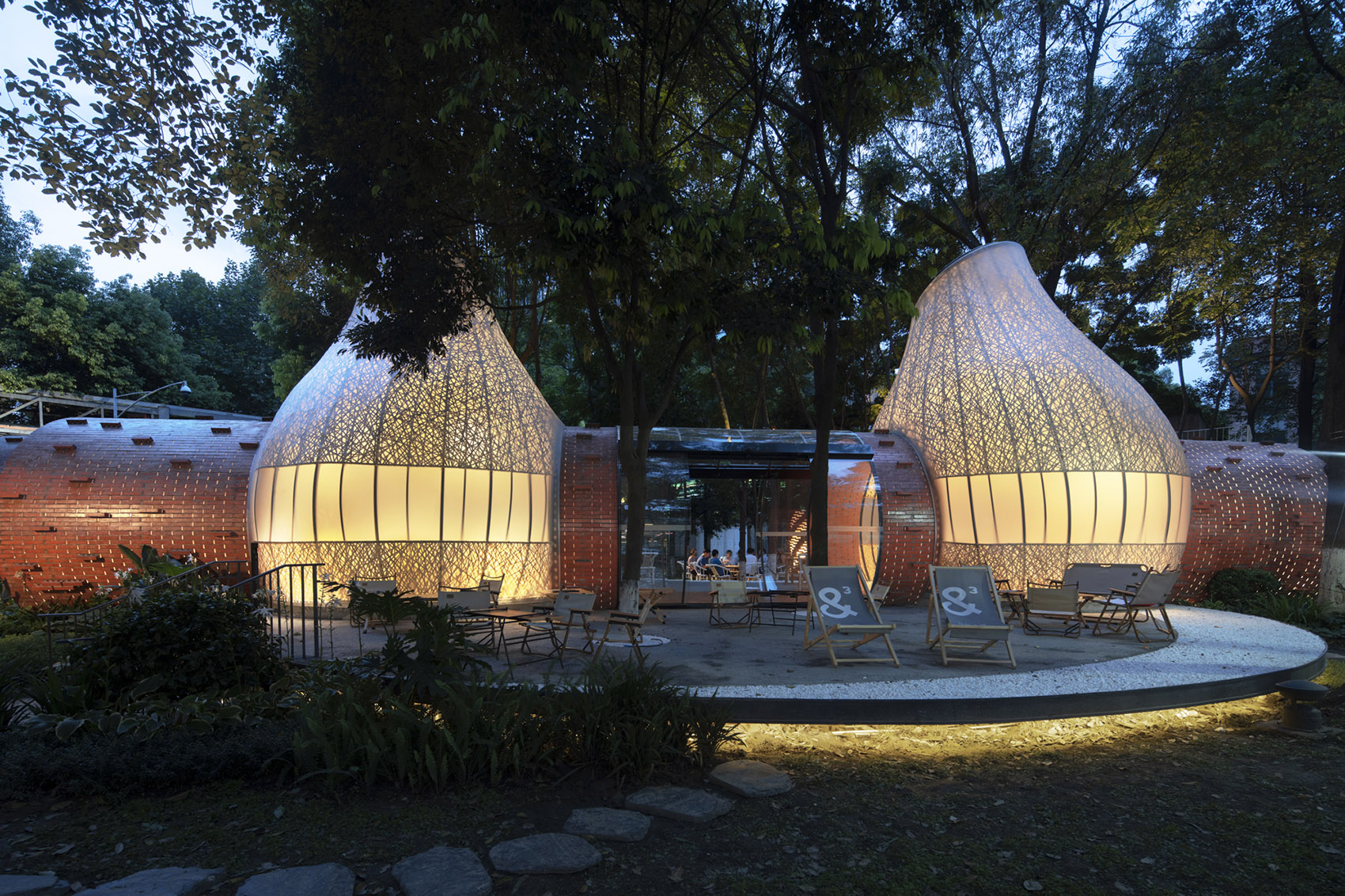 miss dong and martin public art space china by chengdu zaixing architectural desgin firm