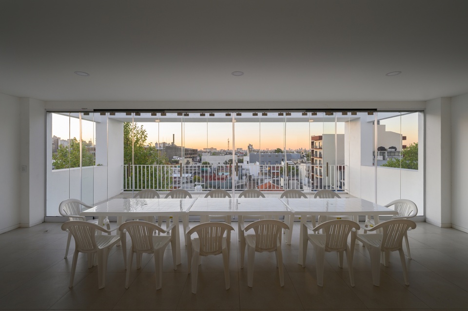 ocantos 235 building by masarqs