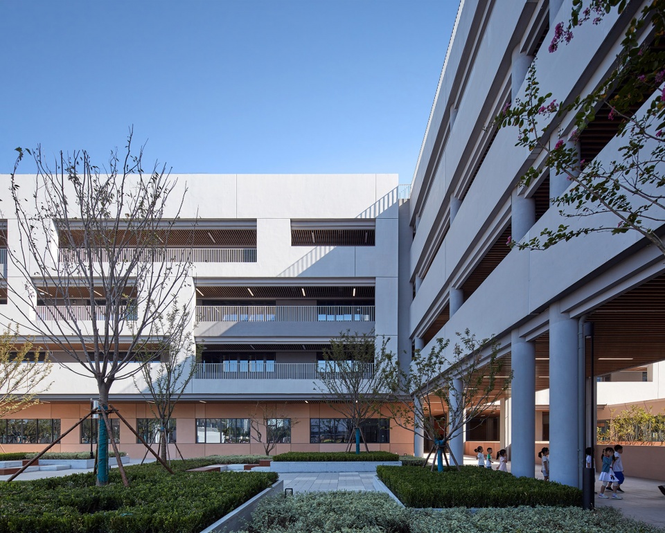 jingchao primary school and kindergarten affiliated to hangzhou normal university china by ua design