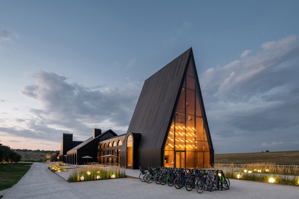 the hospitality center in the park kudykina gora by megabudka