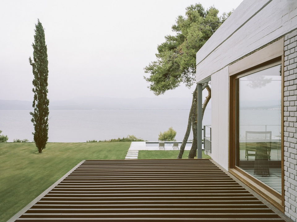 st minas house by neiheiser argyros