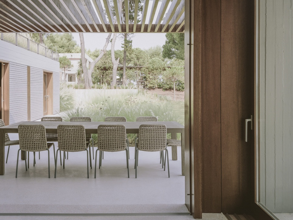 st minas house by neiheiser argyros