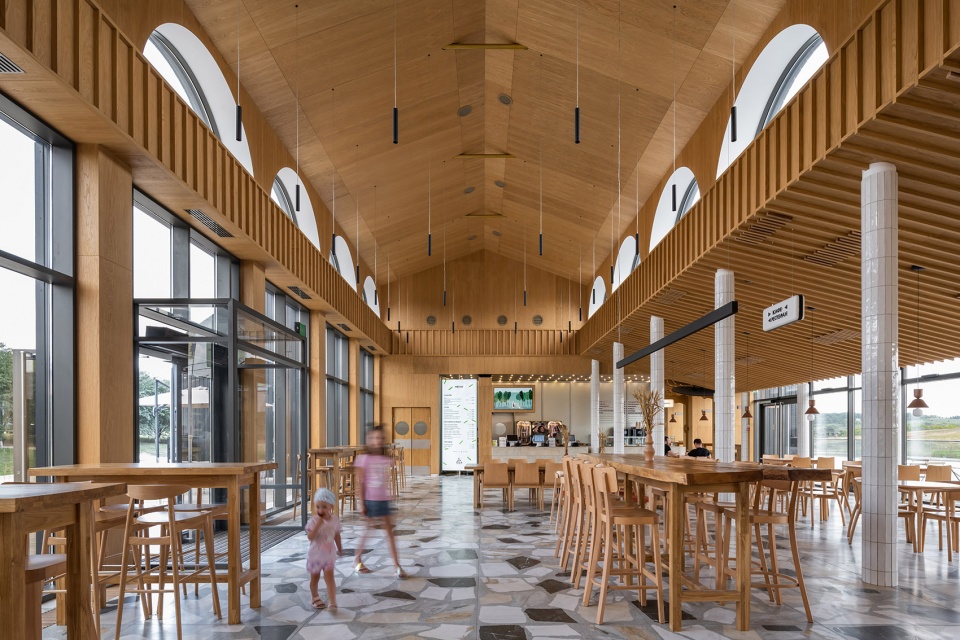the hospitality center in the park kudykina gora by megabudka