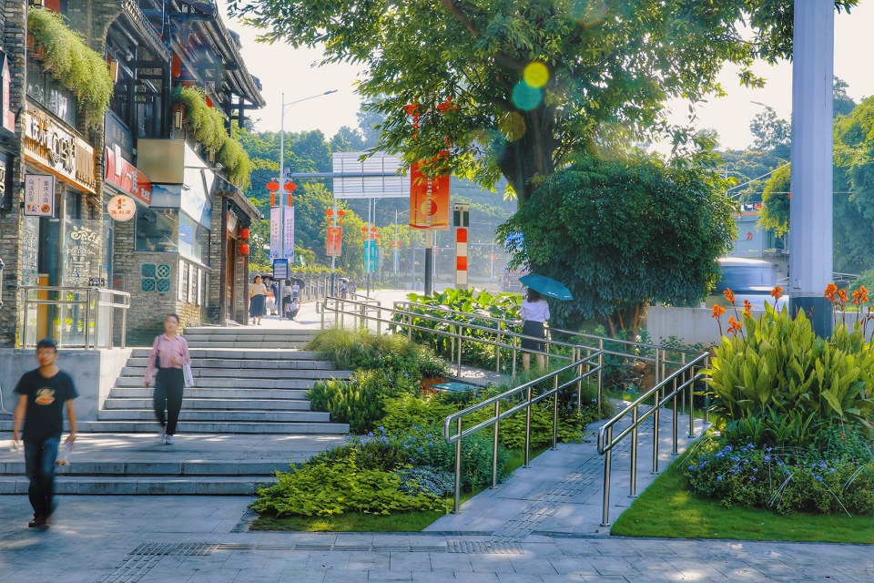Reconstruction project of Traffic and Slow Traffic System around the South Gate of Gankeng Kejia Town by Shenzhen Urban Transport Plannin...