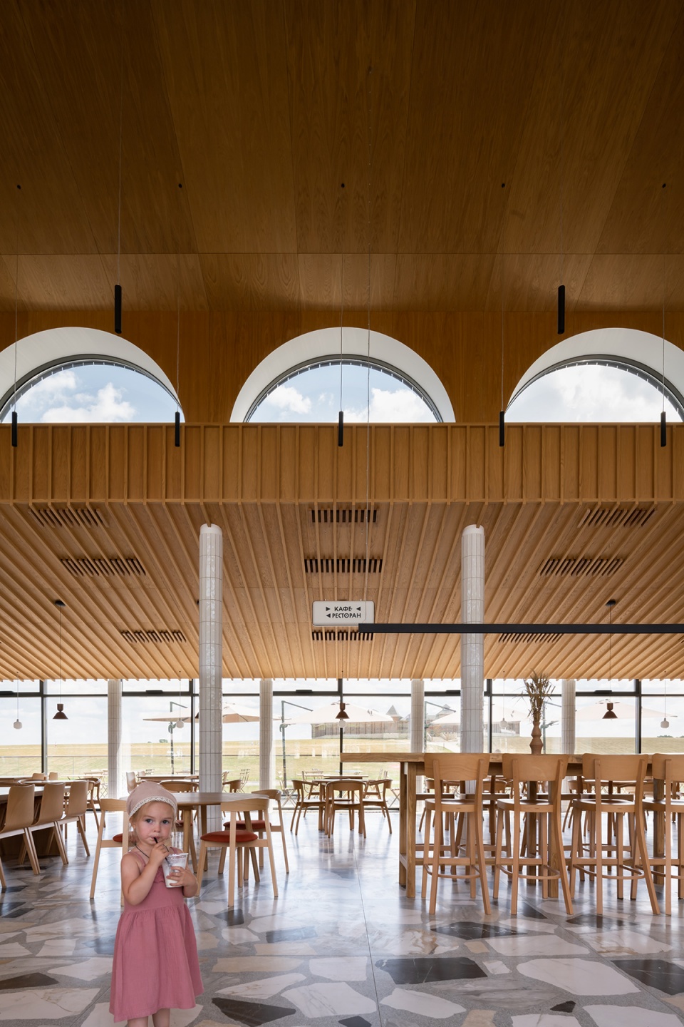 the hospitality center in the park kudykina gora by megabudka