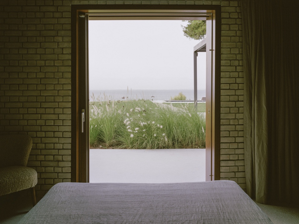 st minas house by neiheiser argyros