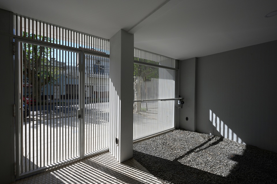 ocantos 235 building by masarqs
