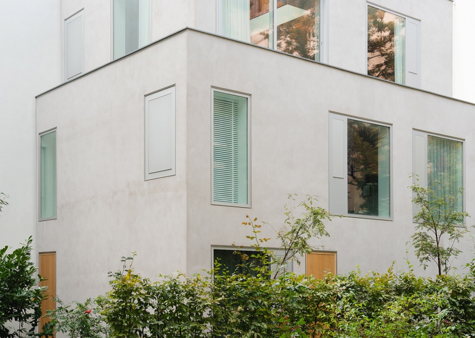 RHE42 by BATEK ARCHITEKTEN