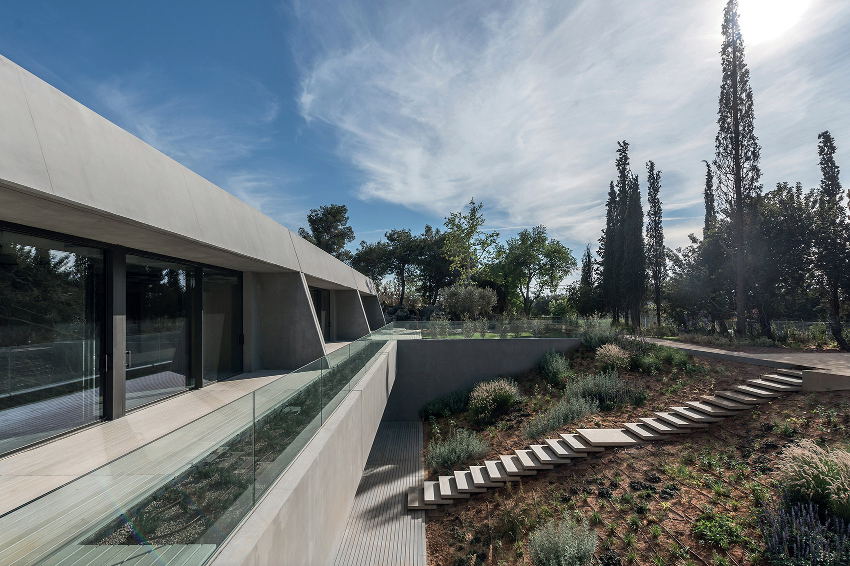 Office Building in Attica by Batzios Architects 谷德设计网